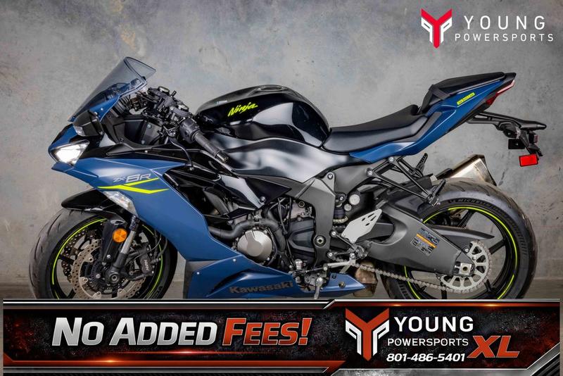 2023 Kawasaki Ninja® ZX™-6R Metallic Matte Graphenesteel Gray