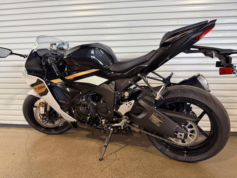 2026 Kawasaki Ninja® ZX™-6R ABS | Roseville Motorsports