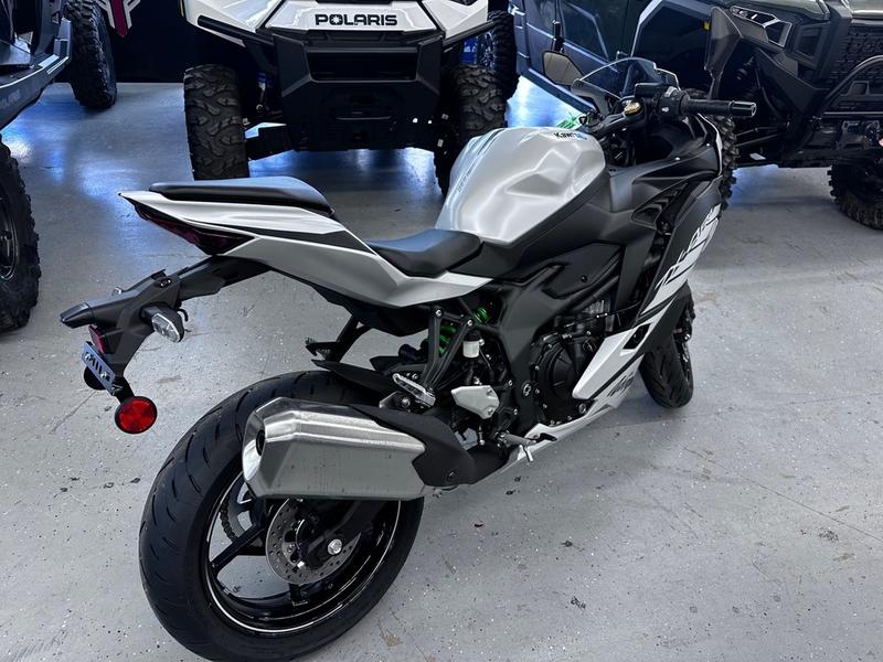 2025 Kawasaki NINJA® ZX™-4RR ABS | Young Powersports XL