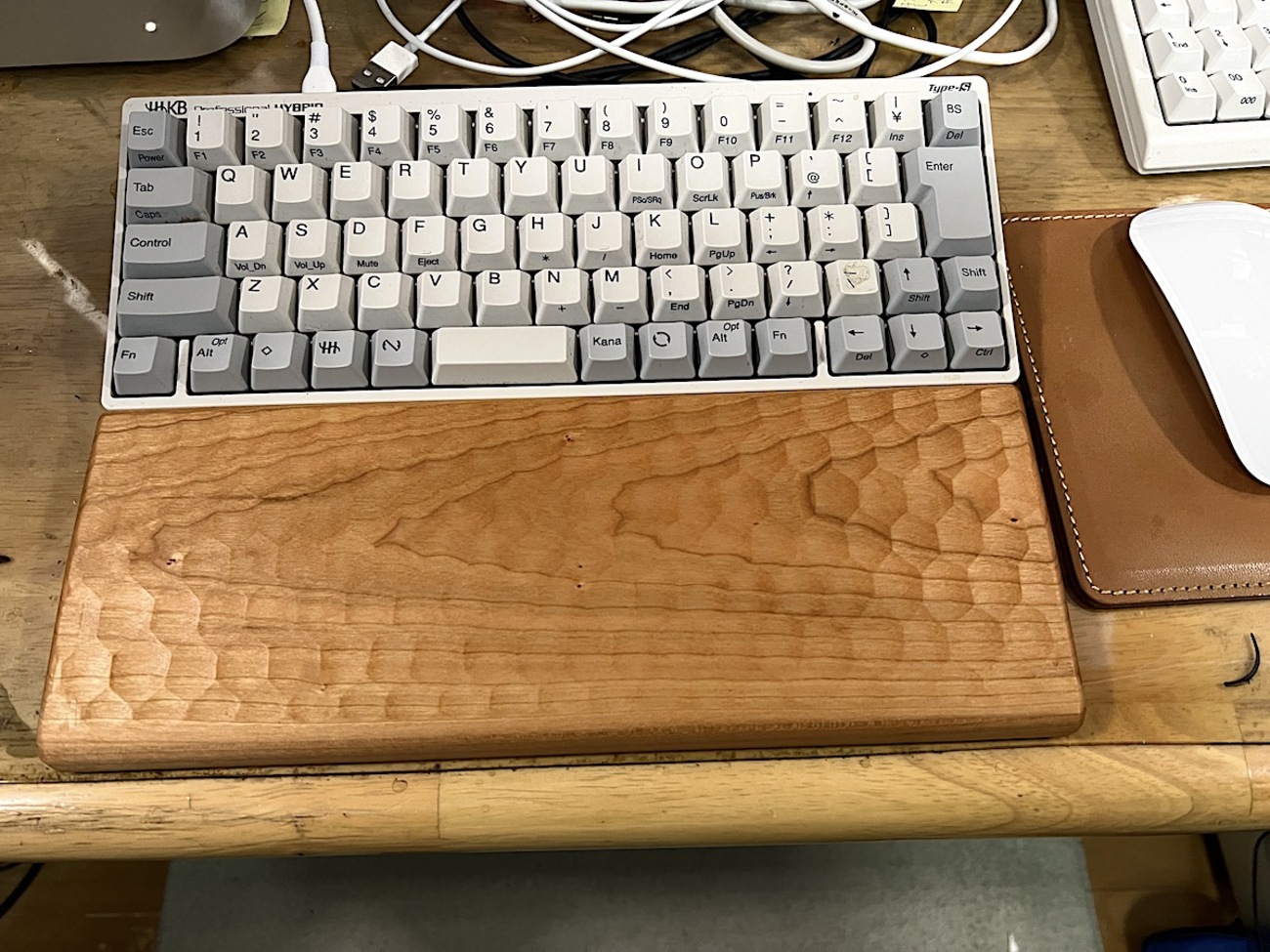 HHKB専用 「亀甲名栗（きっこうなぐり） 木製パームレスト＆キーボード