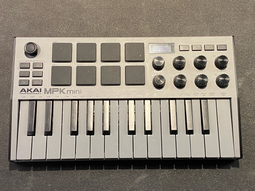 Gear Hunter | Akai MPK Mini Mk3 Grey