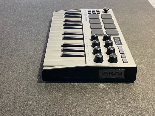 Gear Hunter | Akai MPK Mini Mk3 Grey