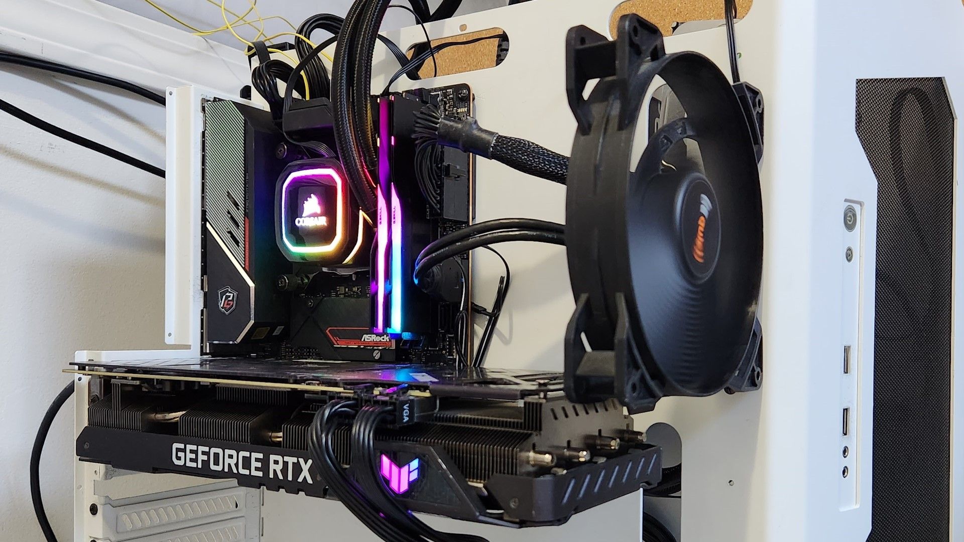 ASRock Z790 PG-ITX/TB4 Review: Cheapest Mini-ITX Option With TB4