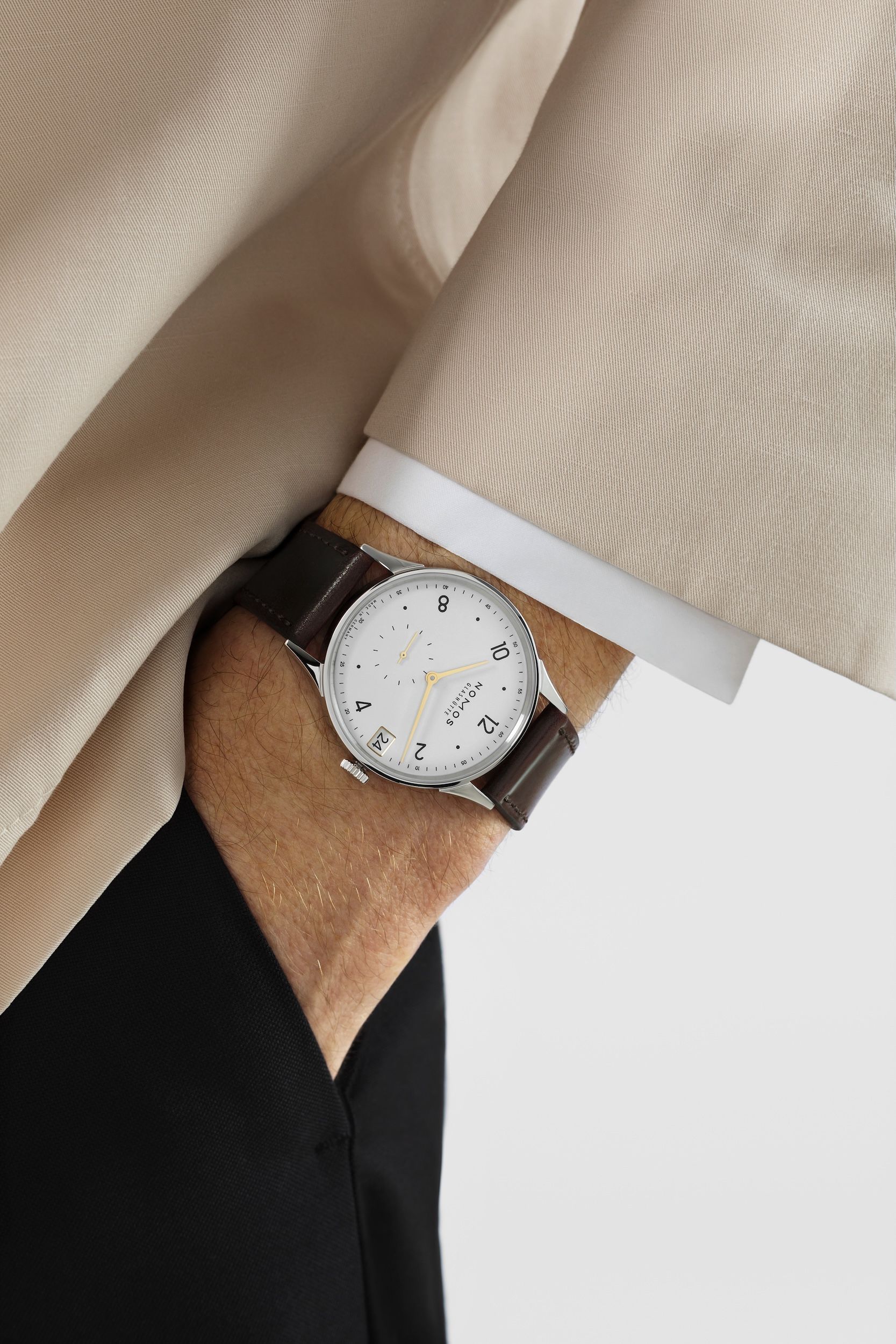 ミニマティック 39 デイト ゴールド – NOMOS Glashütte