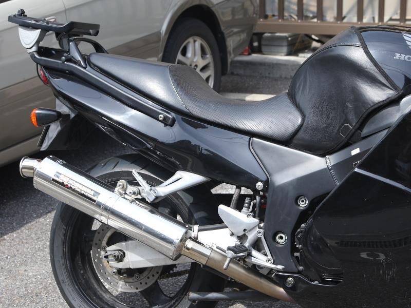 シート交換（ホンダ CBR1100XX スーパーブラックバード）by ko-nabe