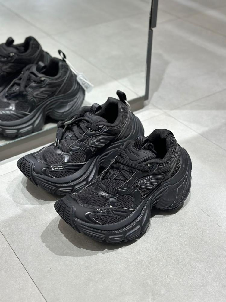 Balenciaga Men's Black 10XL Sneakers - E-SEVEN STORE