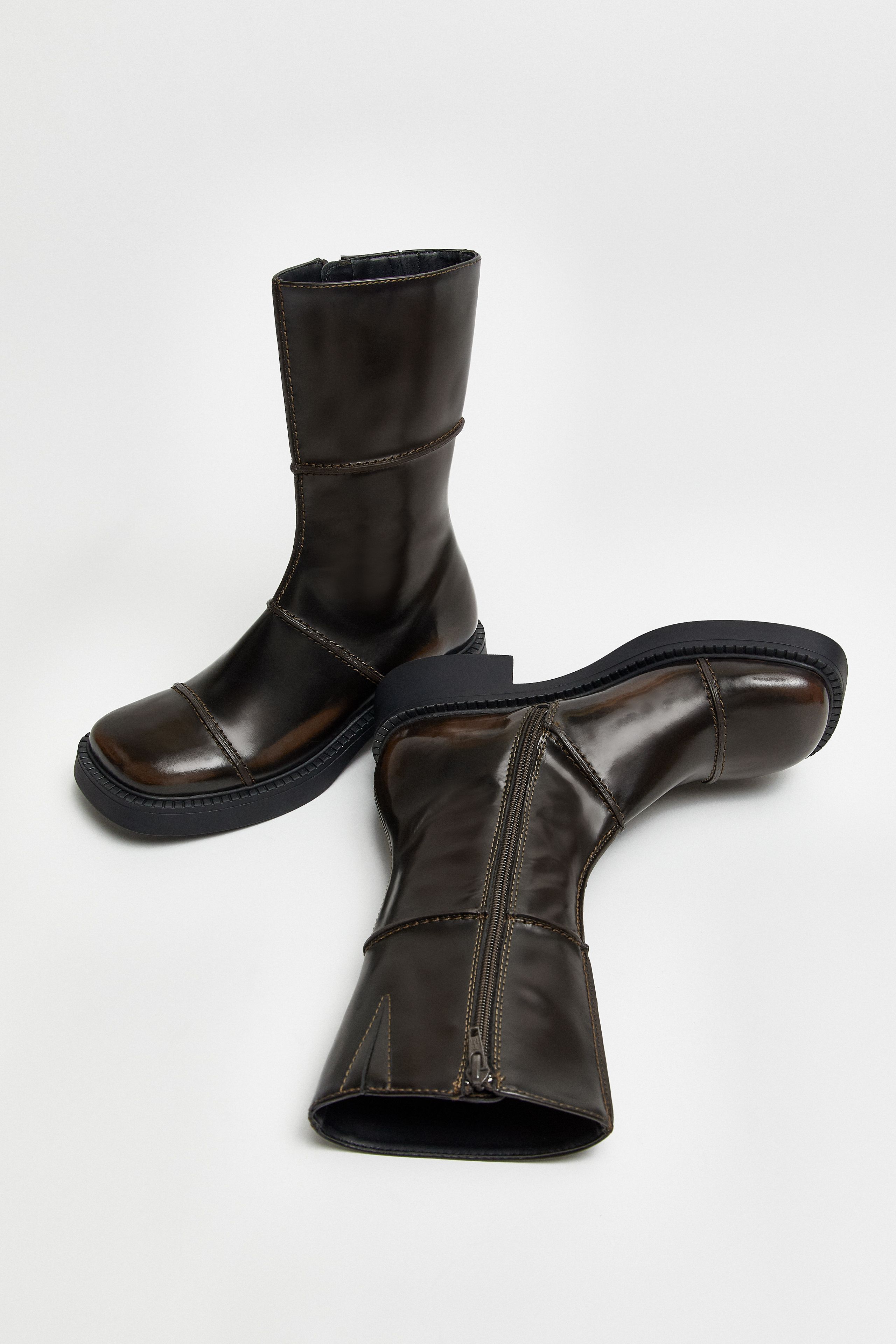 Dahlia Boots - Brown Brush Off Leather | Miista