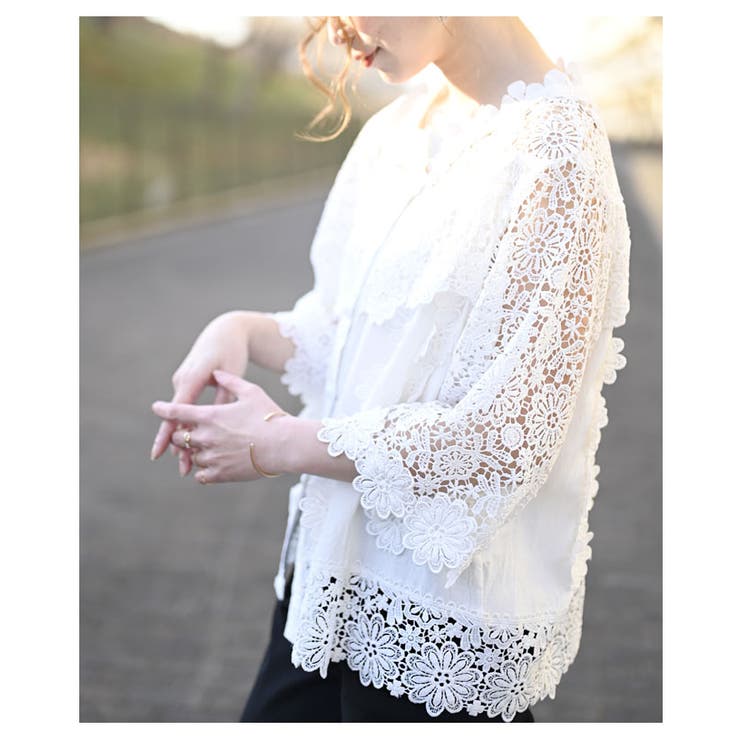 花刺繍レースが可愛らしいふんわりブラウス。レディース ファッション