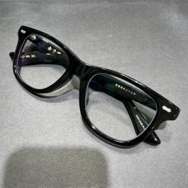 渋谷店で、金子眼鏡のセルフレーム眼鏡、KC-88を買取ました。 買取価格