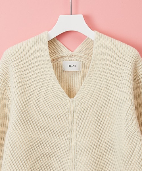 CLANE（クラネ）の「CLANE Vネックバックドロップニット（ニット