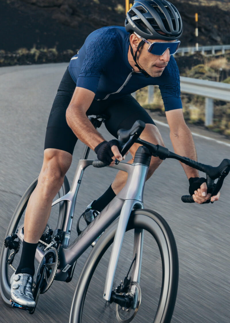 Cycling Gregarius Grid Skin Bib Shorts - Black • Q36.5