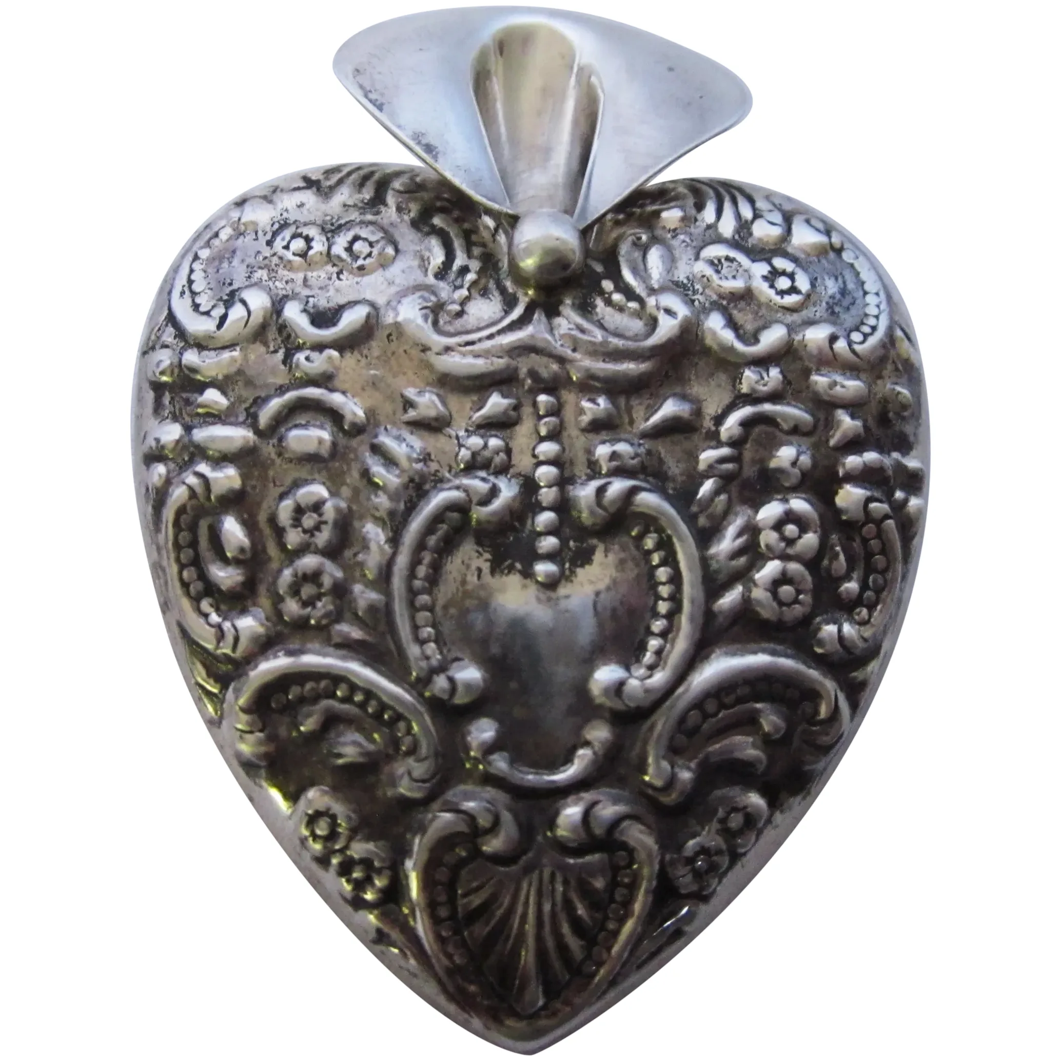Ornate-Sterling-Tussy-Mussy-
