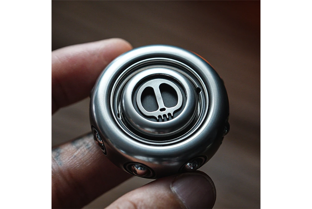 Custom Knife Factory / SNECX Collaboration Pepyakka S Fidget