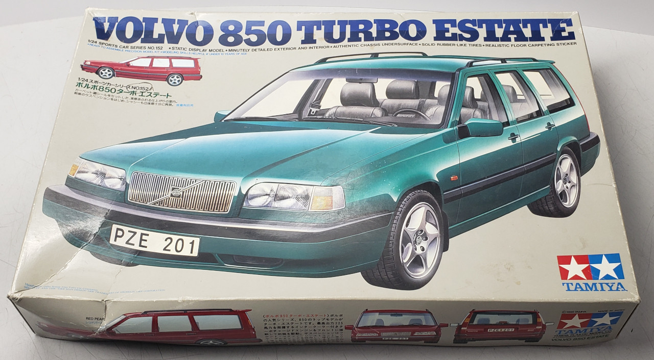 Tamiya 1/24 Volvo 850 Turbo Estate 1994 #24152 - Open Box