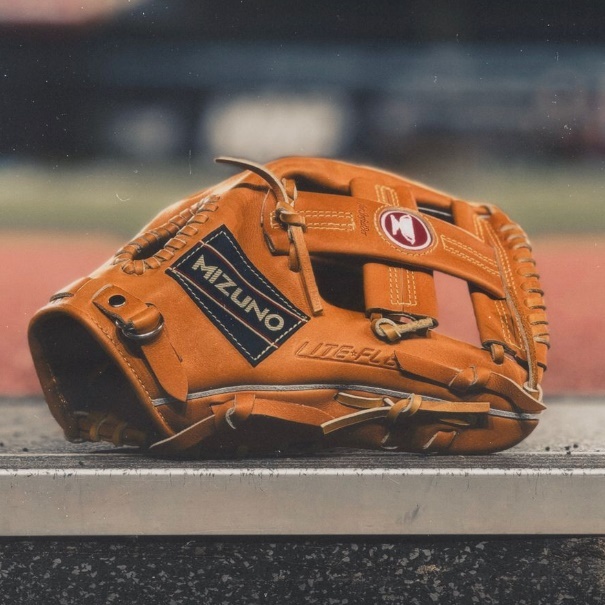 Mizuno World Win Haga 11.5 Inch Baseball Glove GWW-40 Cork Right