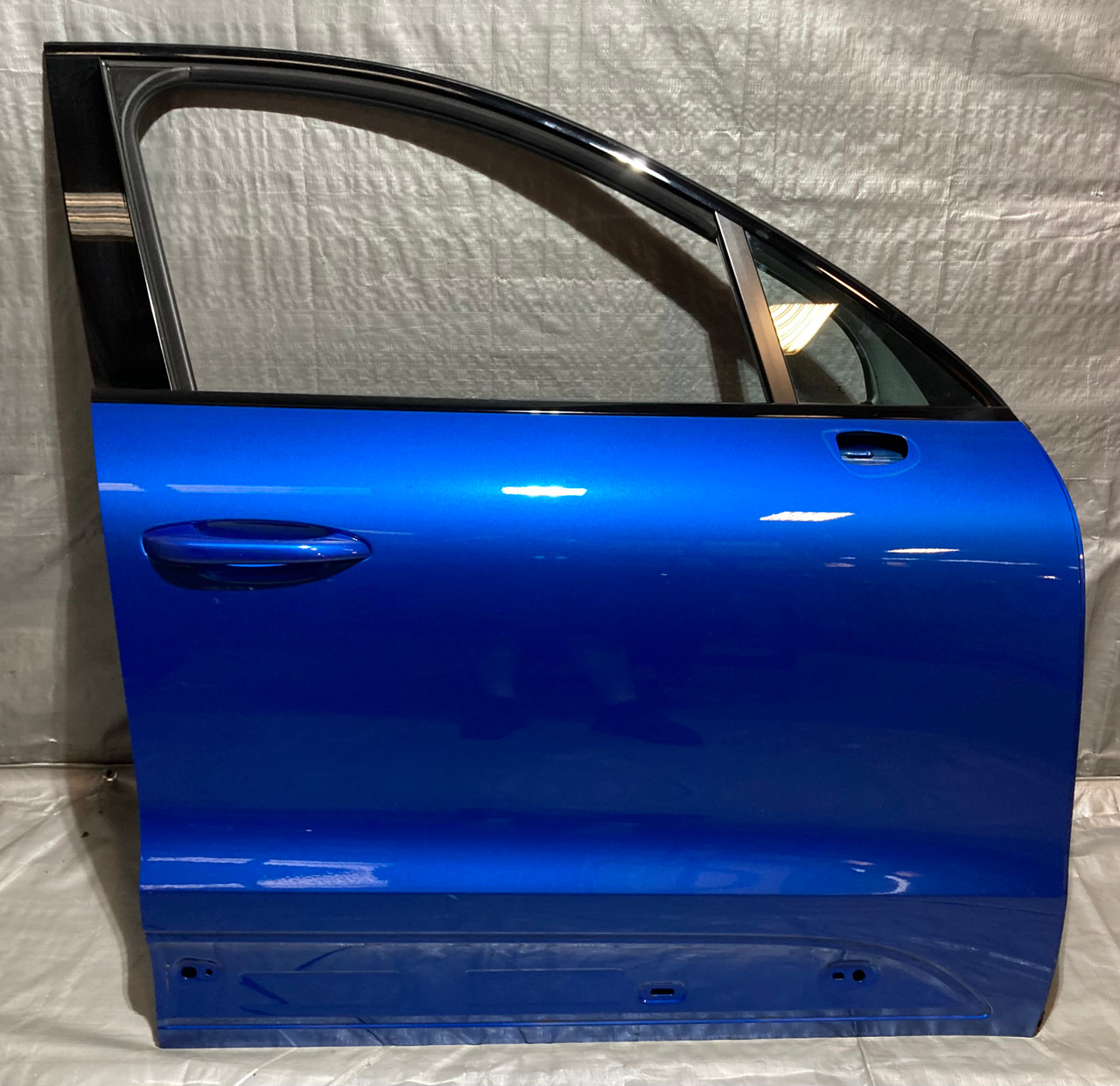 2015-2020 Porsche Macan Passenger Front Door Assembly / Sapphire