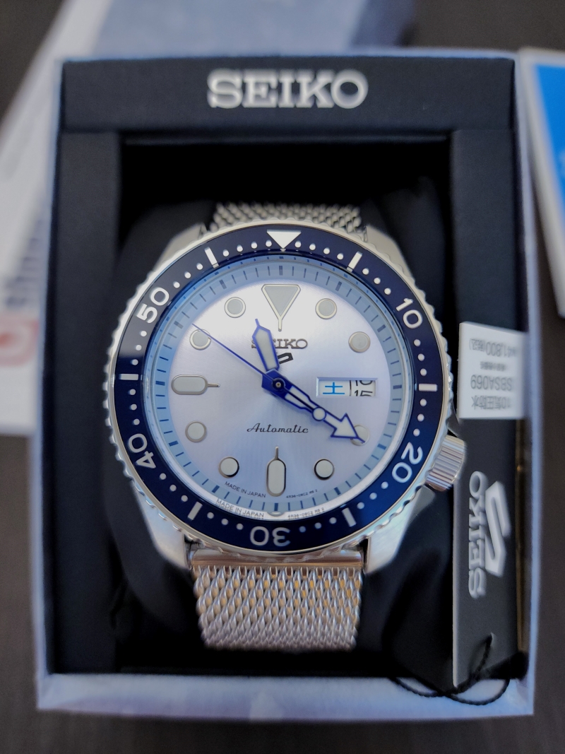 SRPE77 | SBSA069 | Seiko Mesh Strap