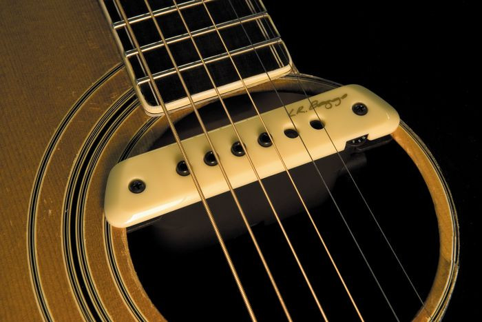 LR Baggs M1 Active Acoustic Pickup - Strings and Beyond