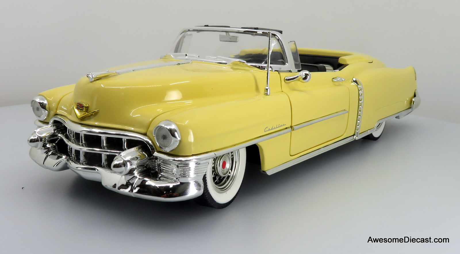 1953 Cadillac Eldorado, Yellow 1:18 Diecast Model Car by American