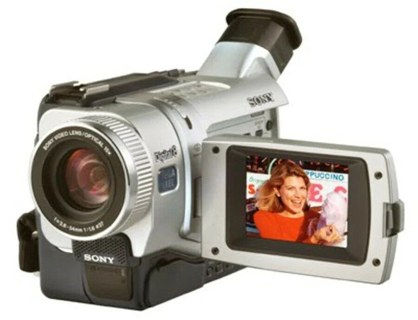 Sony DCR-TRV240 Digital 8 Camcorder