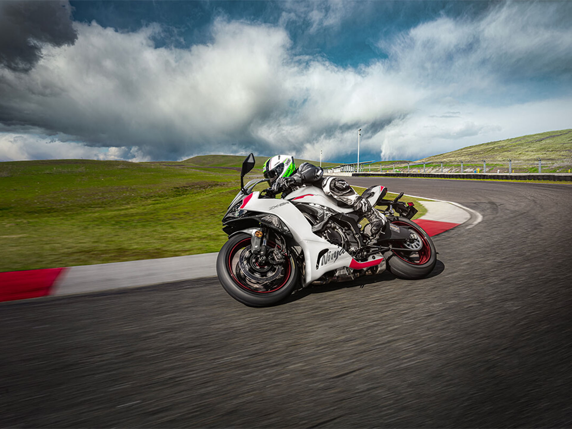 New 2025 Kawasaki Ninja ZX-6R, Buckhannon WV | Specs, Price
