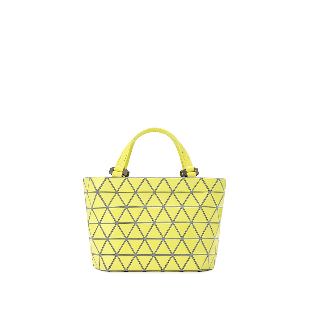 TOP | BAO BAO ISSEY MIYAKE 造形美と機能が調和した正三角形ピースの