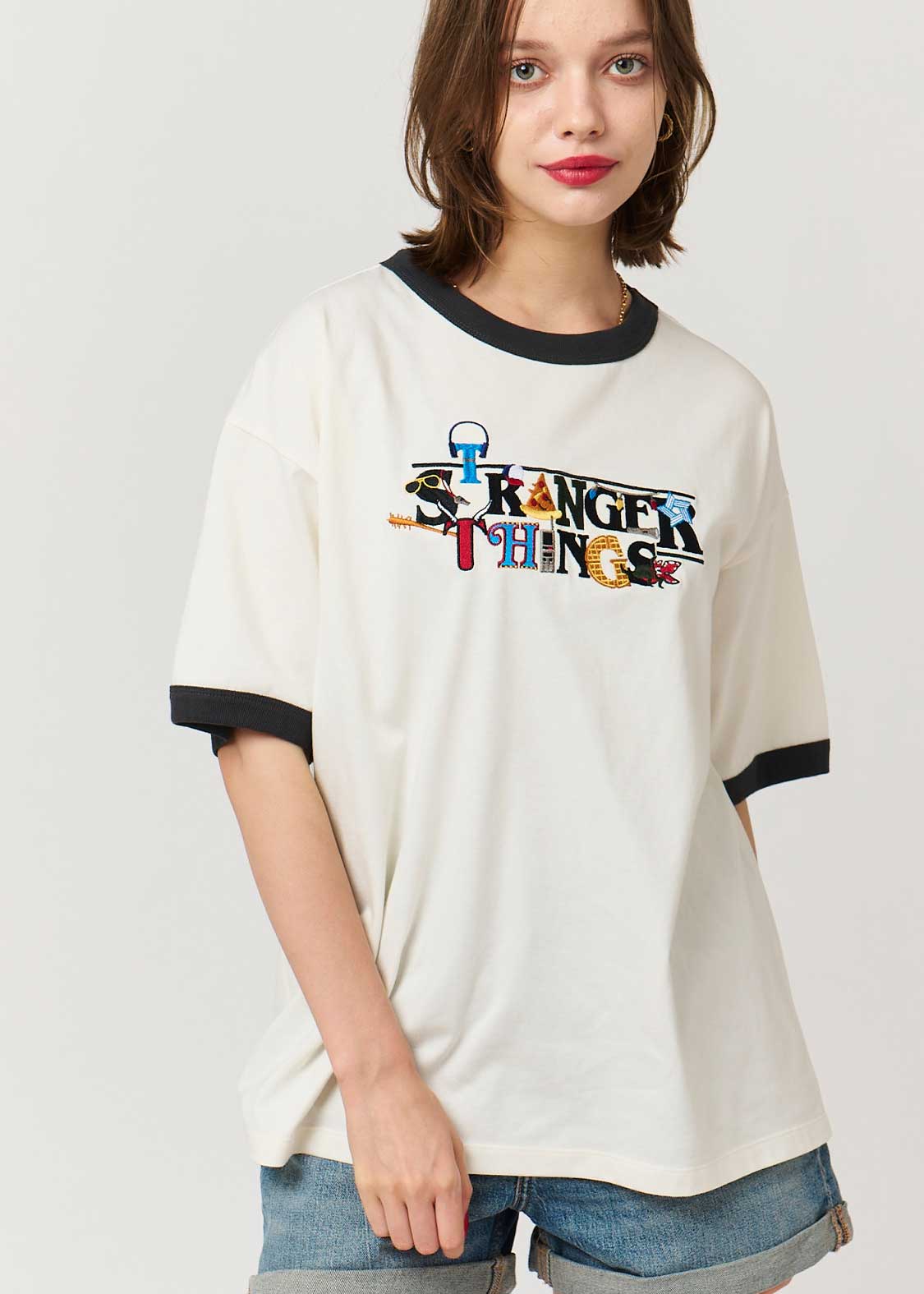 STRANGER THINGS｜ビッグシルエットトリムTシャツ｜ユニセックス