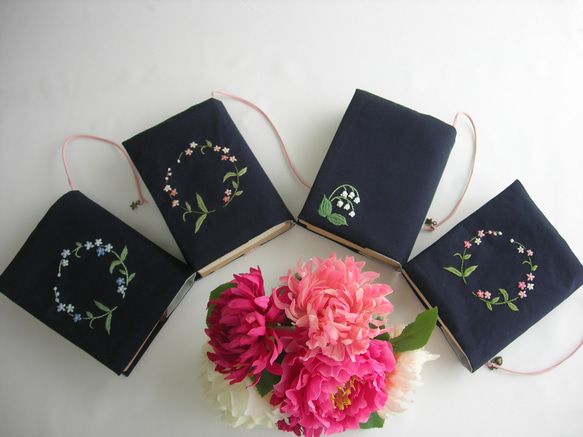 手刺繍 小型中型聖書カバー・讃美歌・こどもさんびか・歌はともだち