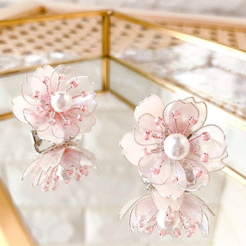 八重桜のピアス・イヤリング (ディップアート ディップフラワー
