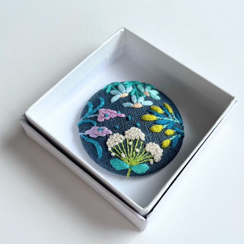 刺繍ブローチ【botanical】 ブローチ j.couture 通販 16507953｜Creema