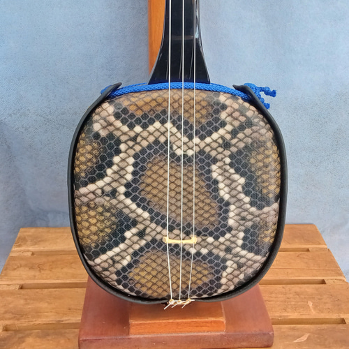No.20】沖縄三線 人工皮〈蛇柄プリント・薄め〉 楽器・アクセサリ 沖縄