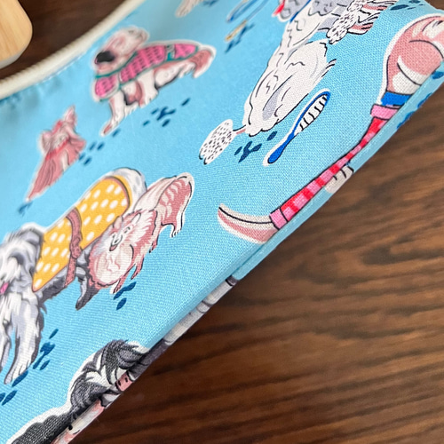 キャスキッドソン ハンドメイド 犬柄 フラットポーチ 20センファスナー