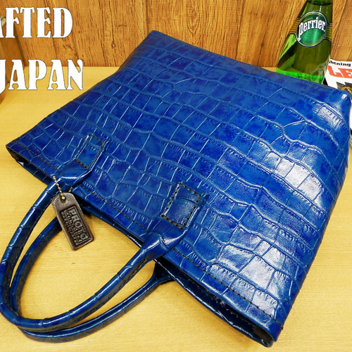 ☆透明感のあるネイビーブルー☆クロコ柄レザーのミニトートバッグです