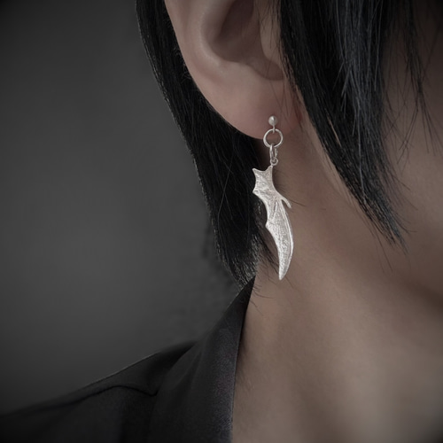 Devil】意志を纏う 片翼フェザー ピアス ピアス（フープ） Spade of