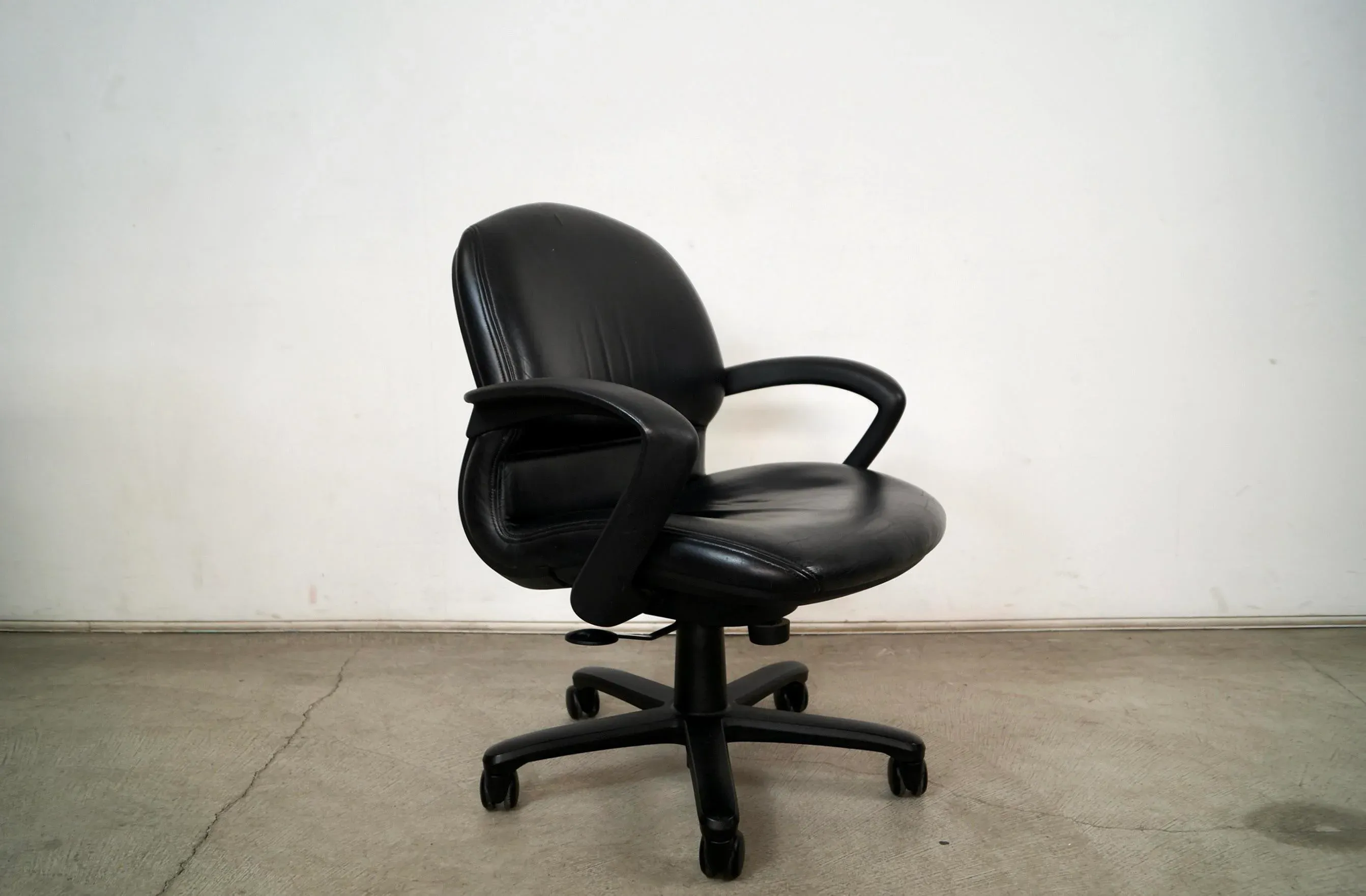 1990's Postmodern Steelcase Black Leather Office Desk Chair | Chairish