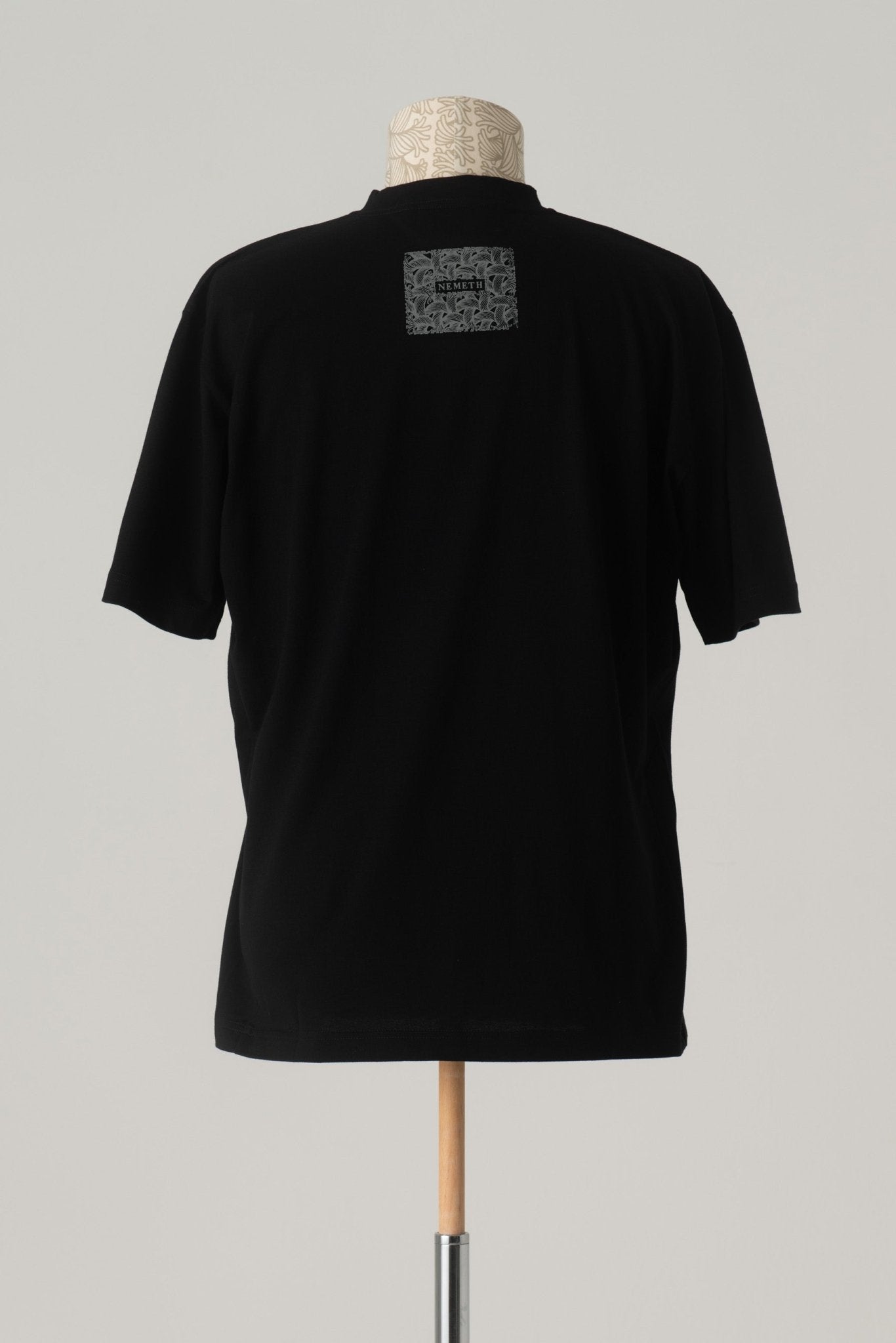 Tshirt Printed- Cotton100% Jersey- Cutout Rope Print- Oval- Black