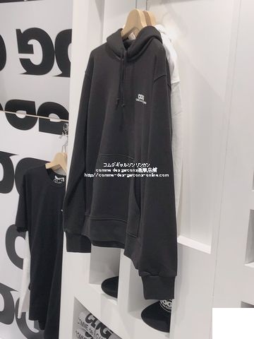 コムデギャルソンCDG ワンポイント ロゴ・フーディー（パーカー