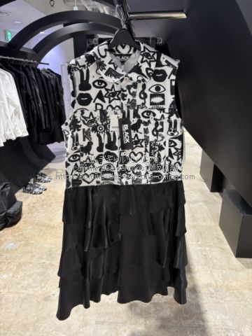 ブラックコムデギャルソン（BLACK COMME des GARCONS