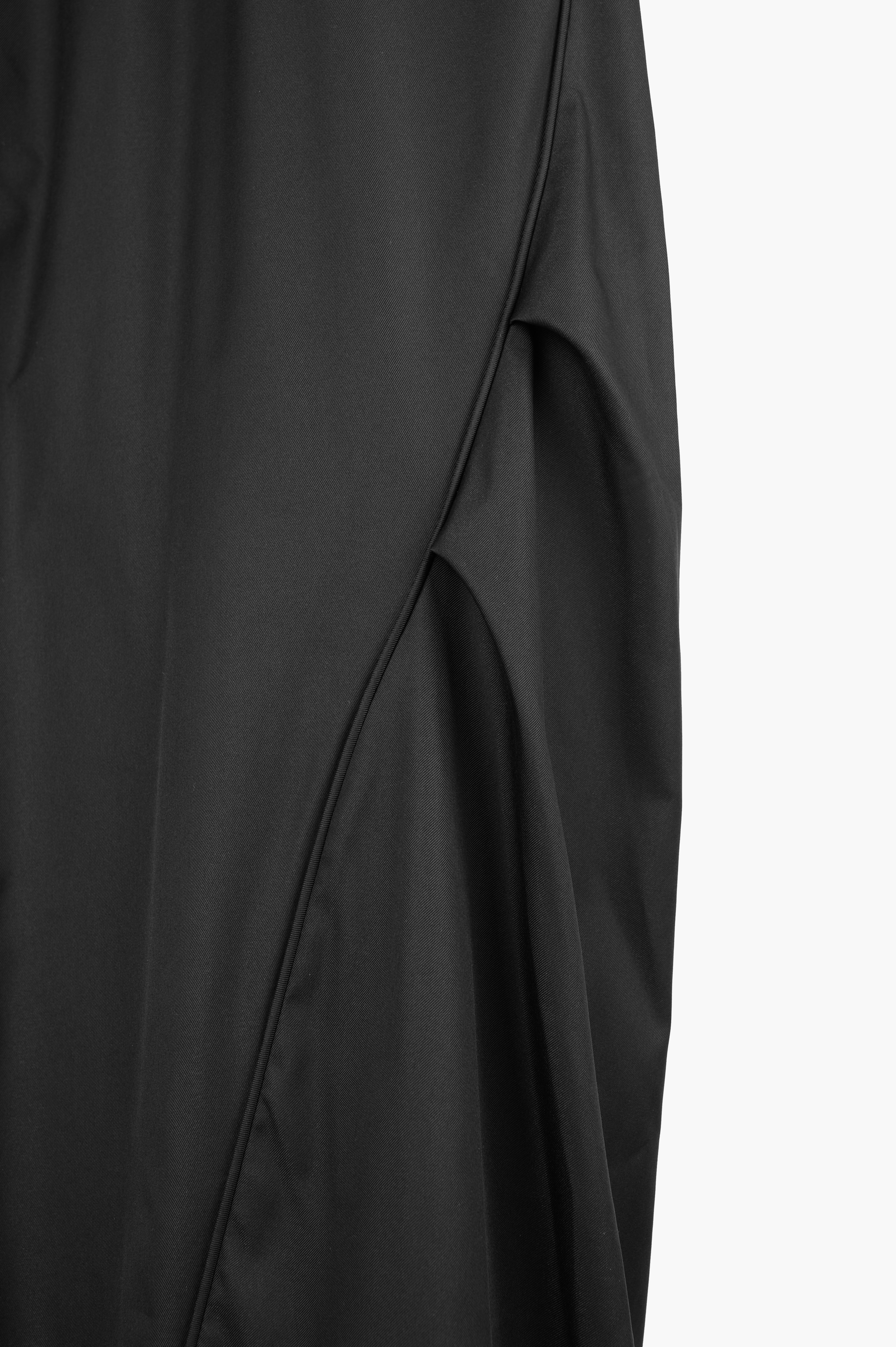SINUATE DRAWSTRING PANTS – COMMON DIVISOR