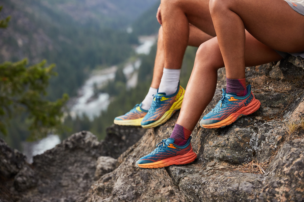 圧倒的軽さ!?「HOKA（ホカ）」の最新トレイルランシューズは可愛いのに