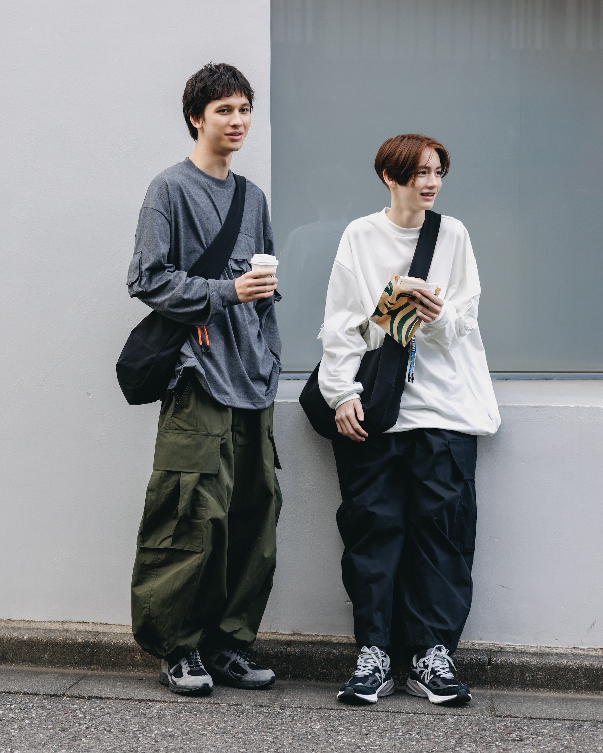 MEGA POCKET BALLOON CARGO PANTS (BLACK)