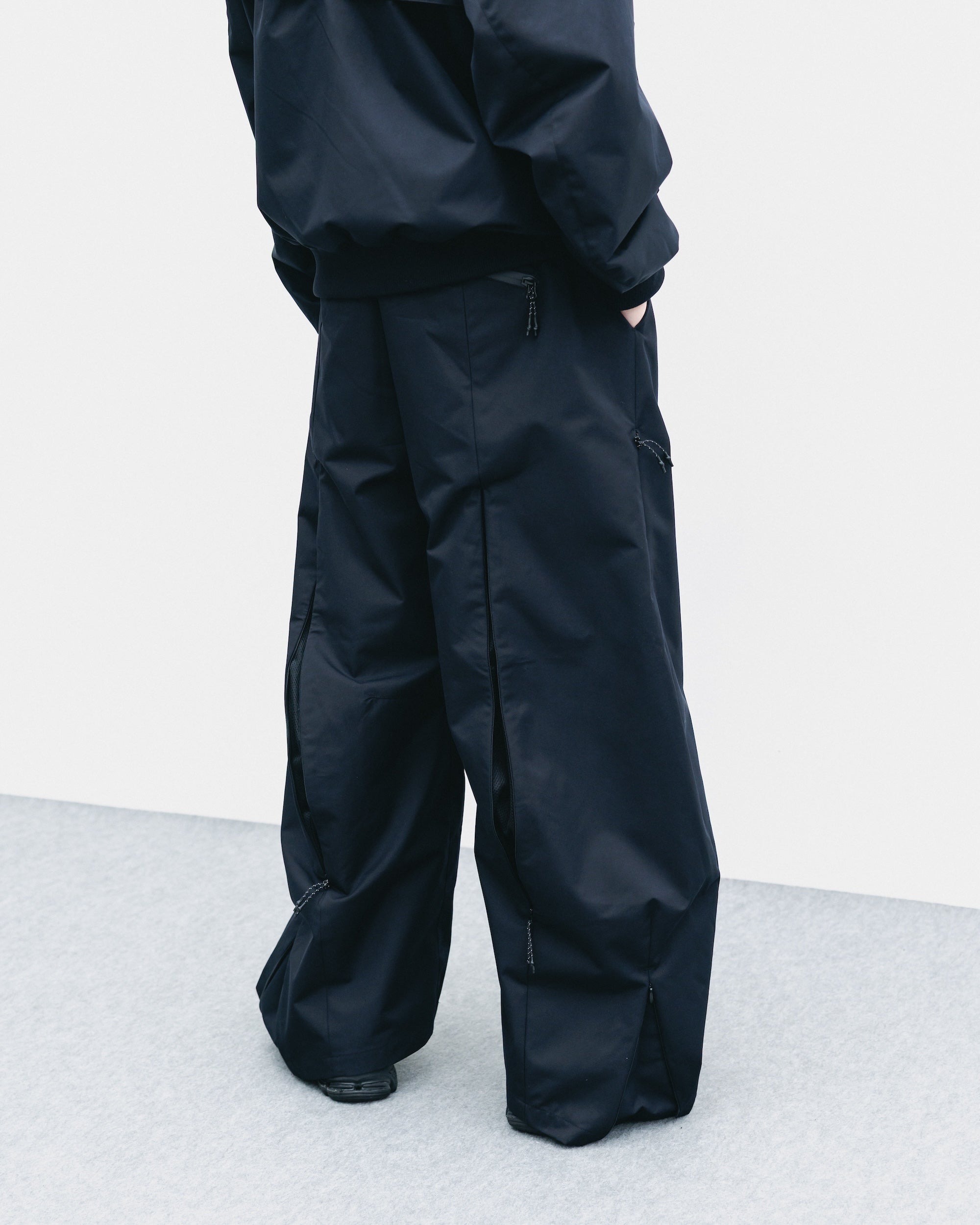 phenix WINDSTOPPER® by GORE-TEX LABS TWILL CITY BARREL LEG PANTS (BLA