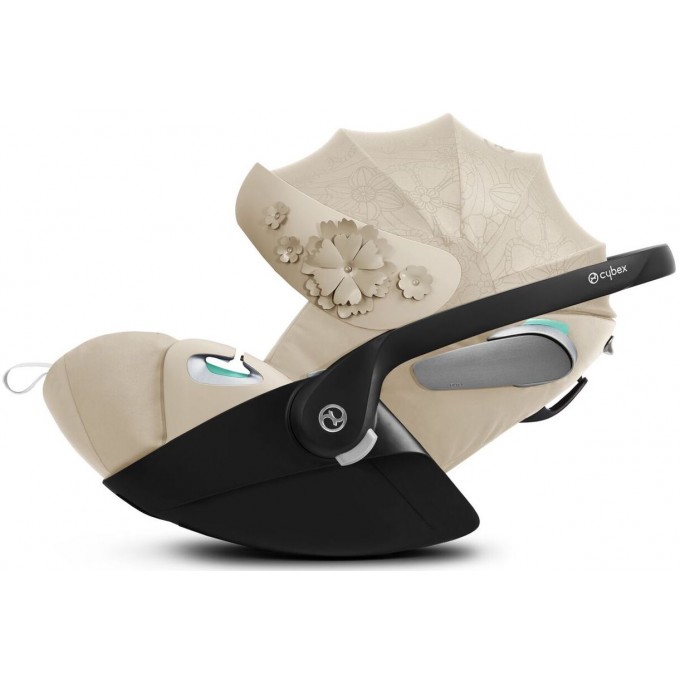 Car Seat Cybex Cloud Z2 i-Size • Simply Flowers Beige • Premium