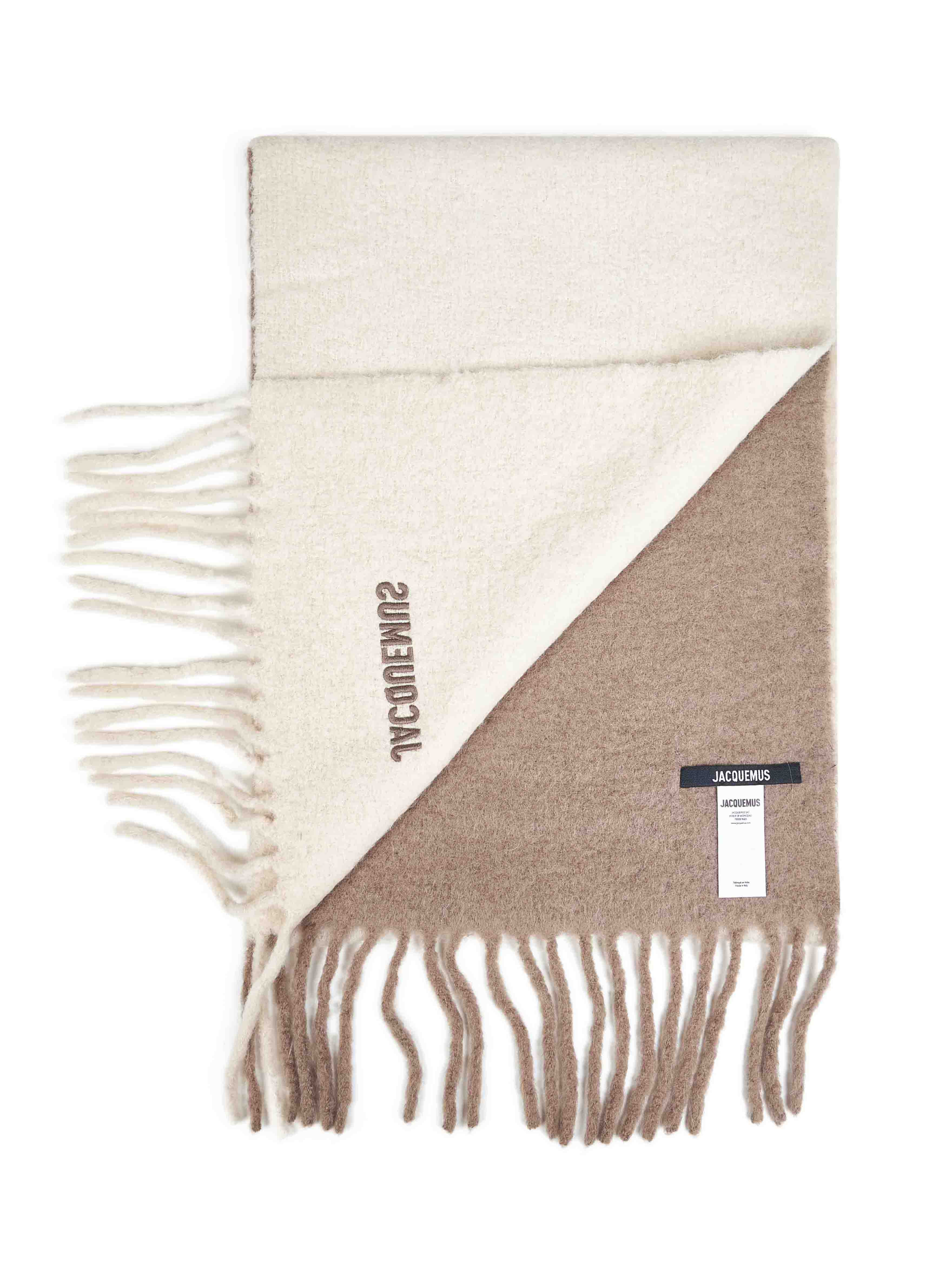 a25-jacquemus-acu00574aot4032-