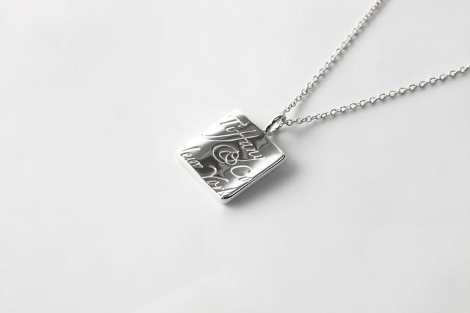 TIFFANY & Co. ［ティファニー］ ノーツ スクエア ペンダント (S