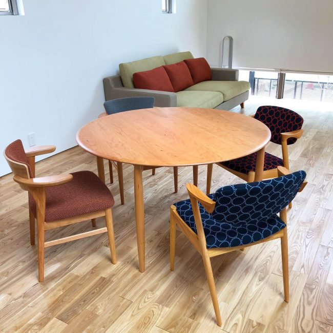 Universe table – DAISY（デイジー）は鹿児島市加治屋町の家具セレクト