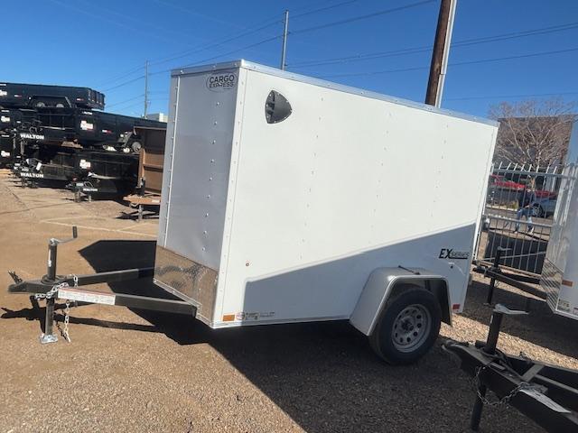 2025 5X8 RAMP REAR DOOR WHITE ST DLX FLAT TOP V-NOSE Cargo