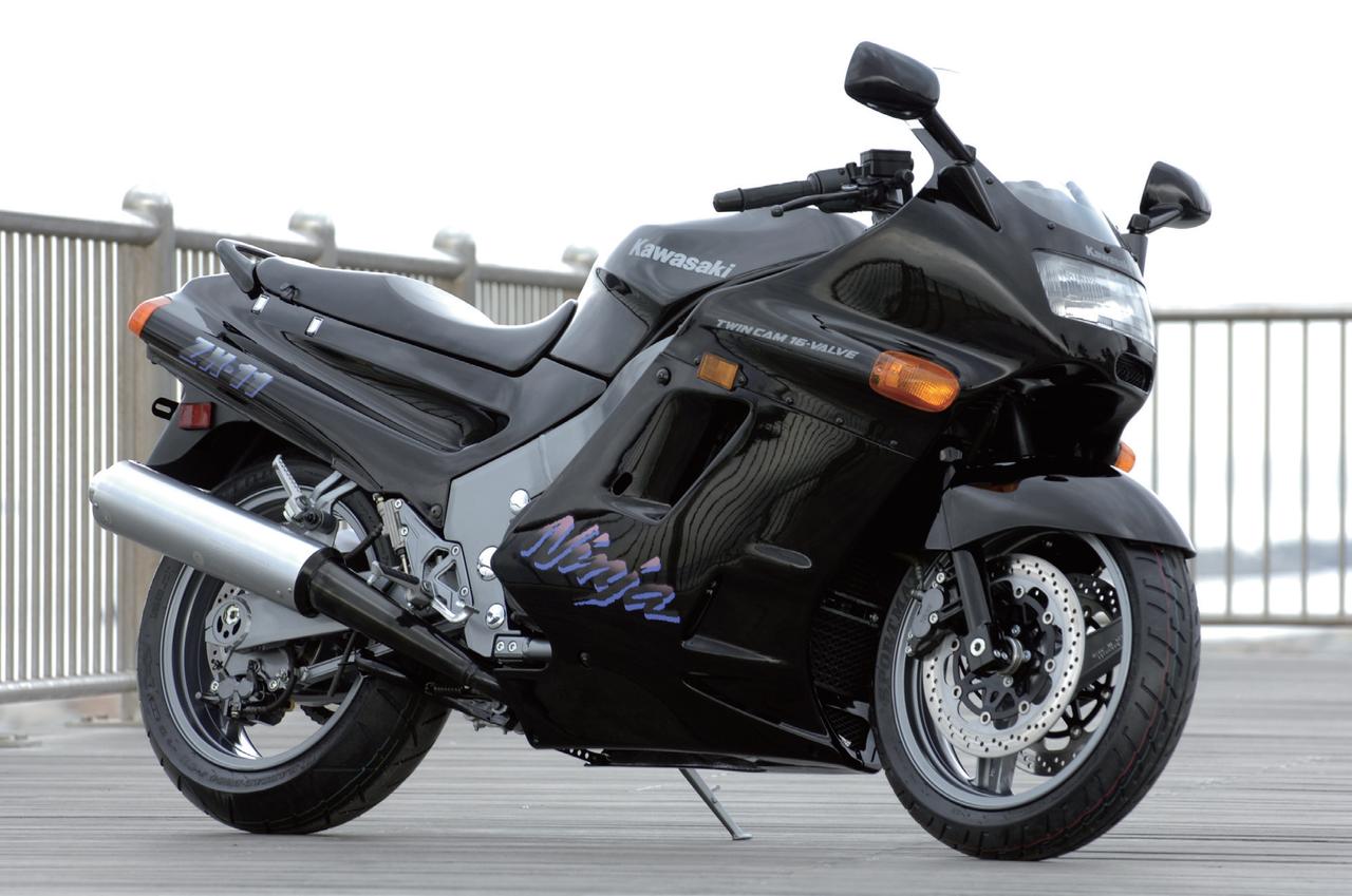 歴史に名を刻んだ最速の一族 KAWASAKI ZZR ARCHIVES その1 - web