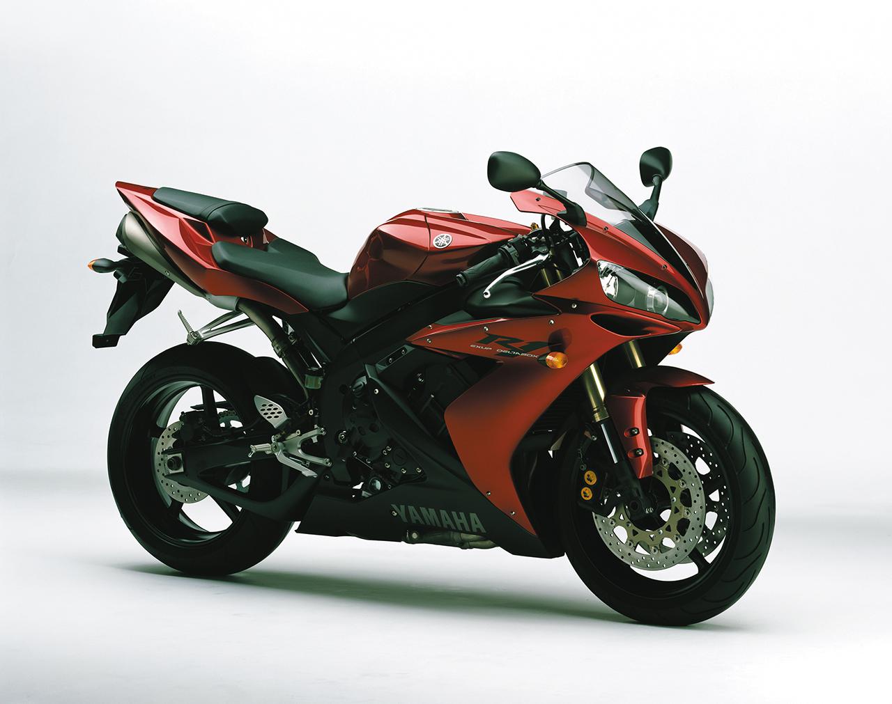 ヤマハ4代目「YZF-R1」（2004年）｜YZF-R1の歴代モデルを振り返る その