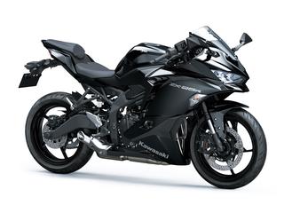 カワサキ「ニンジャ ZX-25R」【1分で読める 2022年に新車で購入可能な